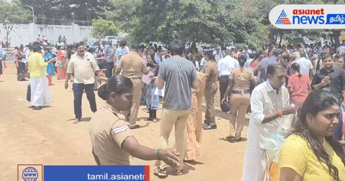 Neet Exam : இன்று நீட் தேர்வு - செயின், கம்மலை கழட்றி வைத்துவிட்டு தேர்வெழுதச் சென்ற மாணவர்கள்!