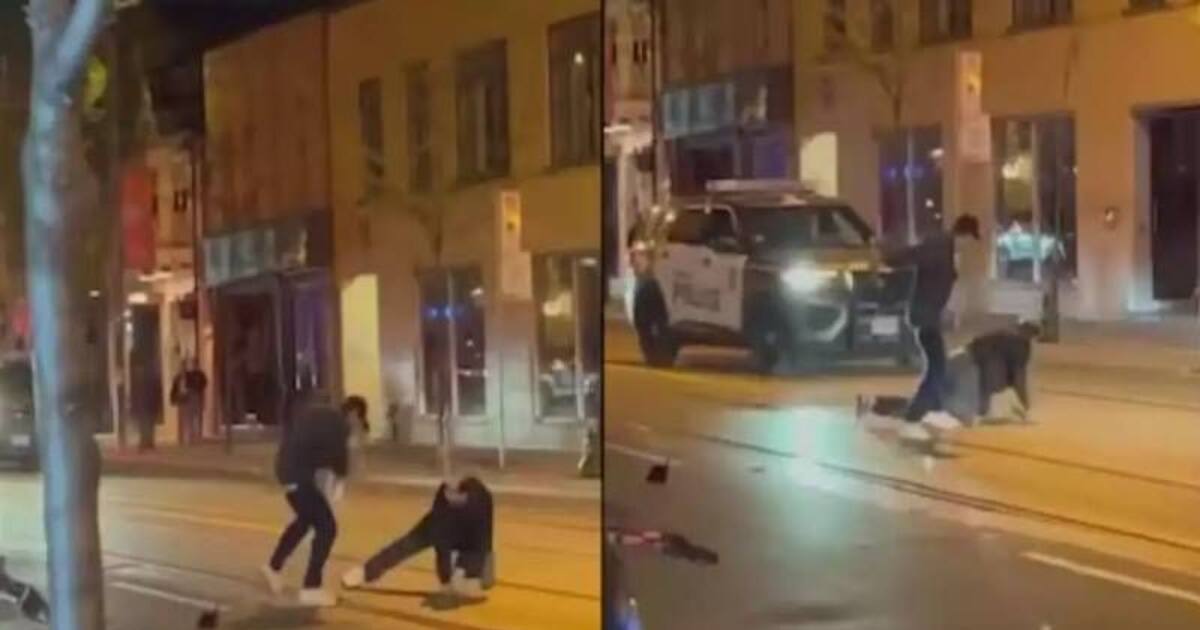 தனது வளர்ப்பு பாம்பை ஆயுதமாக பயன்படுத்திய நபர்.. வினோத தெருச் சண்டை.. வைரல் வீடியோ