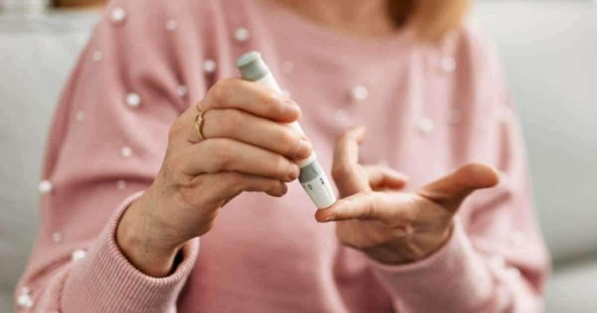 சர்க்கரை நோயா? இனி மருந்து மாத்திரை தேவை இல்லை.. 'இந்த' 2 பானங்கள் மட்டும் குடிச்சா போதும்..!!