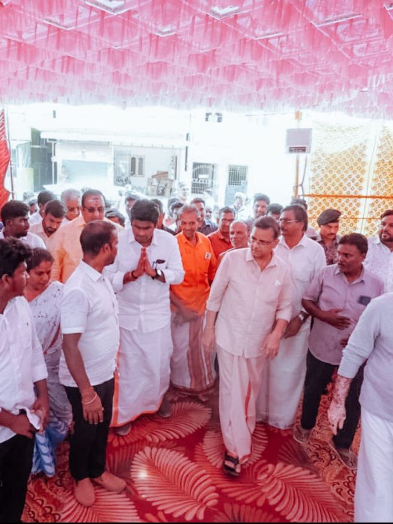 புதுவீடு கட்டிய கே.டி.ராகவன்... புடைசூழ வந்து வாழ்த்திய பாஜகவினர்