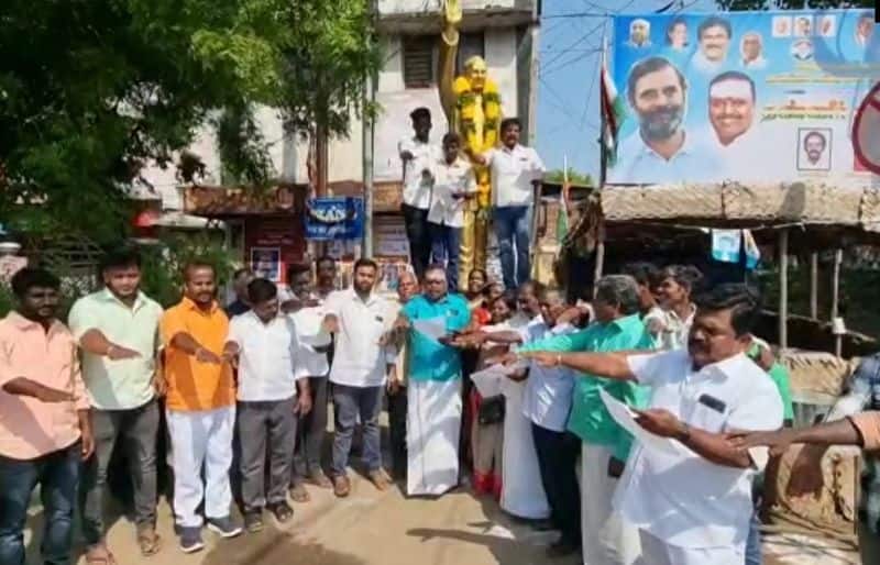 on the occasion of the death anniversary of rajiv gandhi congress party members garlanded the statuein trichy