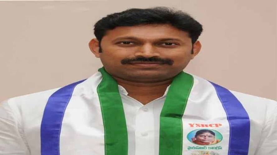 Kadapa MP YS Avinash Reddys mother YS Srilaxmi Discharged Form Kurnoll Viswa Bharathi Hospital lns Kadapa MP YS Avinash Reddys mother YS Srilaxmi Discharged Form Kurnoll Viswa Bharathi Hospital lns