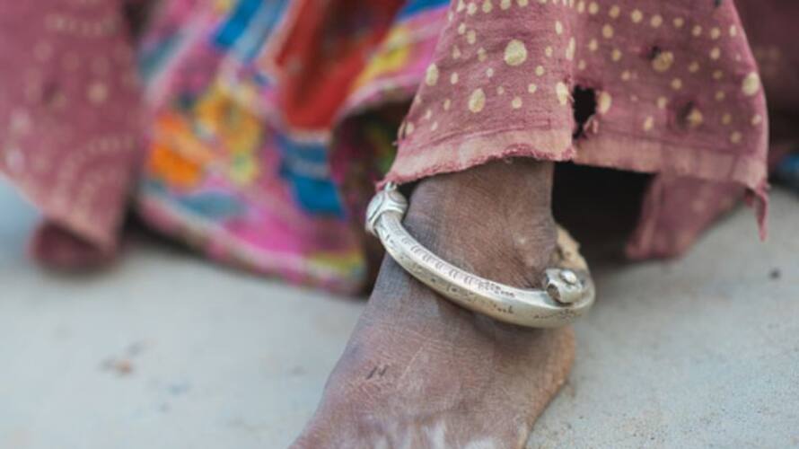 mother wraps toddlers feet to defend scorching summer since she is unable to get them pair of sandals etj mother wraps toddlers feet to defend scorching summer since she is unable to get them pair of sandals etj