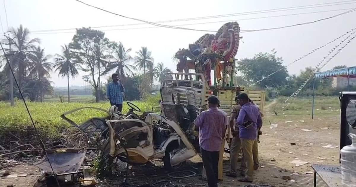 கோவில் திருவிழாவில் பட்டாசு வெடித்த போது விபத்து; சிறுவன் உள்பட 2 பேர் பலி