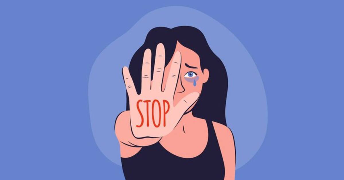 வீதியில் பிறந்த நாள் கொண்டாட்டம்; மாணவியின் கன்னத்தில் கேக் தடவி அத்துமீறல் - 4 பேர் கைது