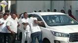dmk cadres demolish income tax officer car in front of minister senthil balaji home