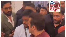 salman khan bodyguard push vicky kaushal at an event nbn