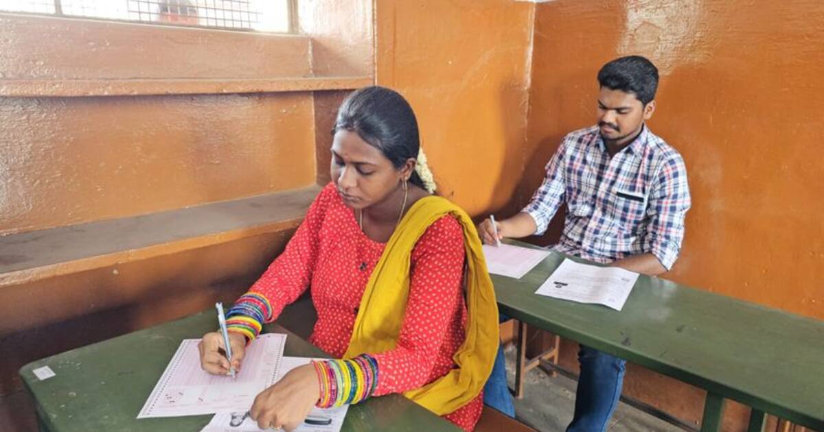 Civil service exam : கோவையில் தேர்வை எதிர்கொள்ளும் வந்த 9 மாத கர்ப்பிணி பெண்