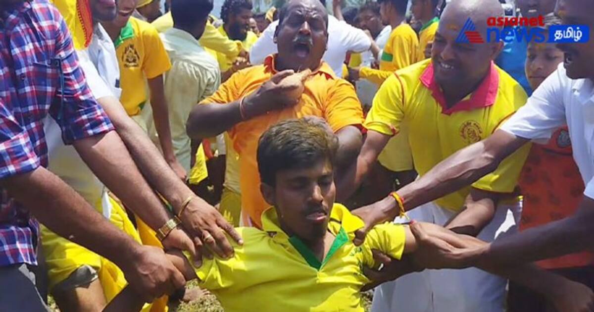 Watch : தருமபுரி அருகே குருமன்ஸ் இன மக்களின் விநோத வழிபாடு! - தலையில் தேங்காய் உடைத்து நேர்த்திக்கடன்!