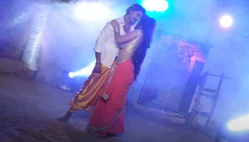 Bhojpuri SEXY video Nidhi Jha Pradeep Pandey HOT romance in Kare Choye Choye is not to be missed WATCH RBA