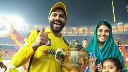 CSK players posed with wife, daughter and IPL Trophy check Celebration movements