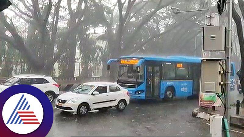 Rain disrupted in bengaluru traffic jammed pre monsoon Kannada news
