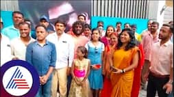 Kannada actor Ravichandran celebrates 62nd birthday Fan waits to meet  and celebrate vcs