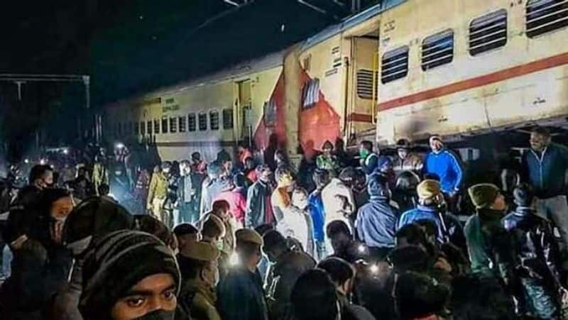 Coromandel Express train accident: Minister Siva Sankar, udhayanidhi Stalin, and 3 ias officers rushed to Odisha