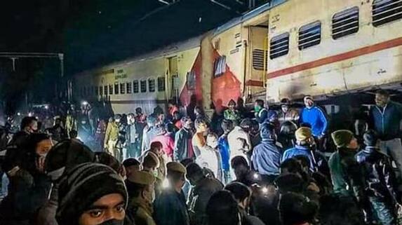 Coromandel Express derails in Odisha: Full list of helpline numbers Coromandel Express derails in Odisha: Full list of helpline numbers