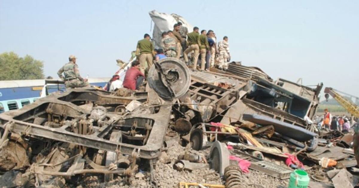 இந்தியாவின் 3-வது மிகப்பெரிய ரயில் விபத்து : உயிரிழந்தவர்களுக்கு உலக தலைவர்கள் இரங்கல்..