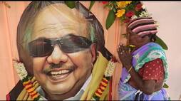 85 year old lady paid respect to former cm karunanidhi on his birthday in coimbatore