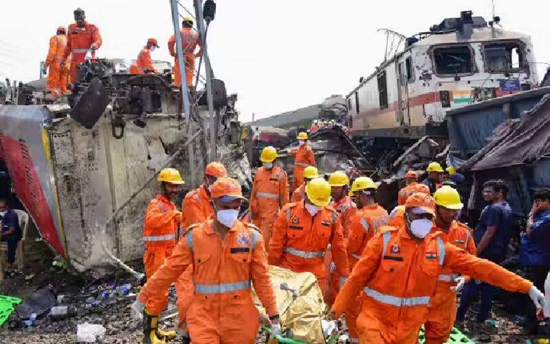 Chief Minister Stalin praises NDRF personnel for helping rescue train accident victims