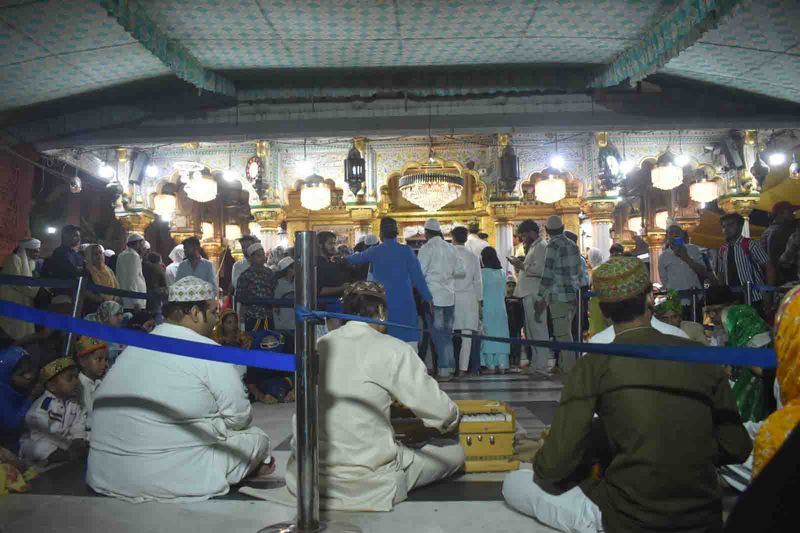 nizami familys 75 years of old traditiosns of singing qawwali at hazrat nizamuddin dargah kms