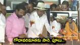 CM KCR paid tribute to the Godavari River in Godavarikhani