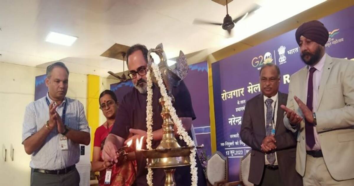  RozgarMela திருவனந்தபுரத்தில் வேலைவாய்ப்பு மேளாவை  தொடங்கி வைத்த ராஜீவ் சந்திரசேகர்!