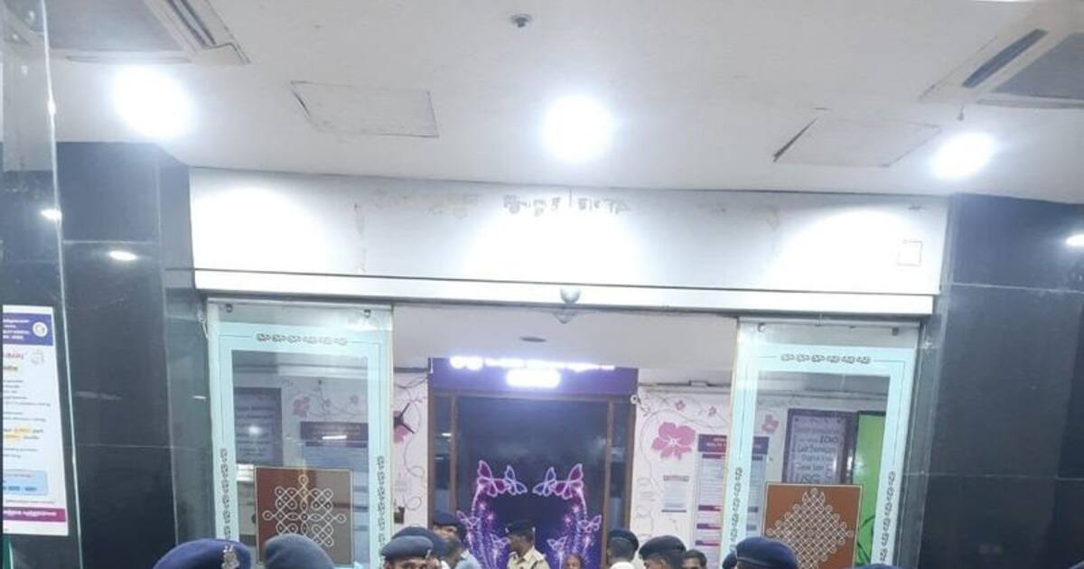 கரூரில் பொதுமக்களின் இயல்பு வாழ்க்கைக்கு எந்த பாதிப்பும் இல்லை - போலீஸ் எஸ்பி தகவல்