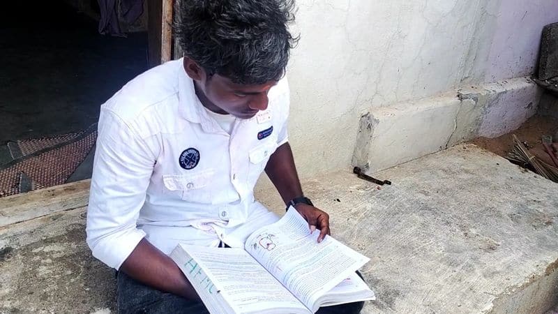 daily wager son who topped in pudukkottai district in neet exam by just watching youtube only