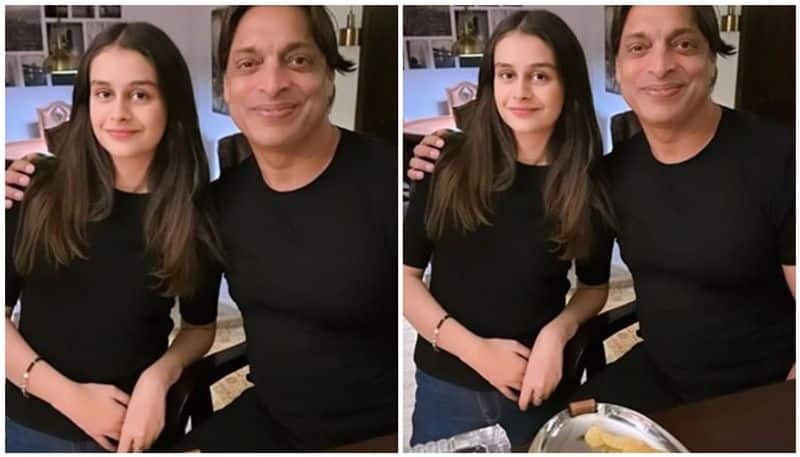 Shoaib Akhtar Instagram story with daughter Ayleen Sheikh confuses fans san