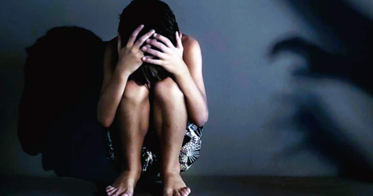 சிறுமியை சீரழித்த கொடூரம்! அந்தரங்க உறுப்பில் காயம்! வெறி தீராததால் உடல் முழுவதும் கடித்து சித்தரவதை.!