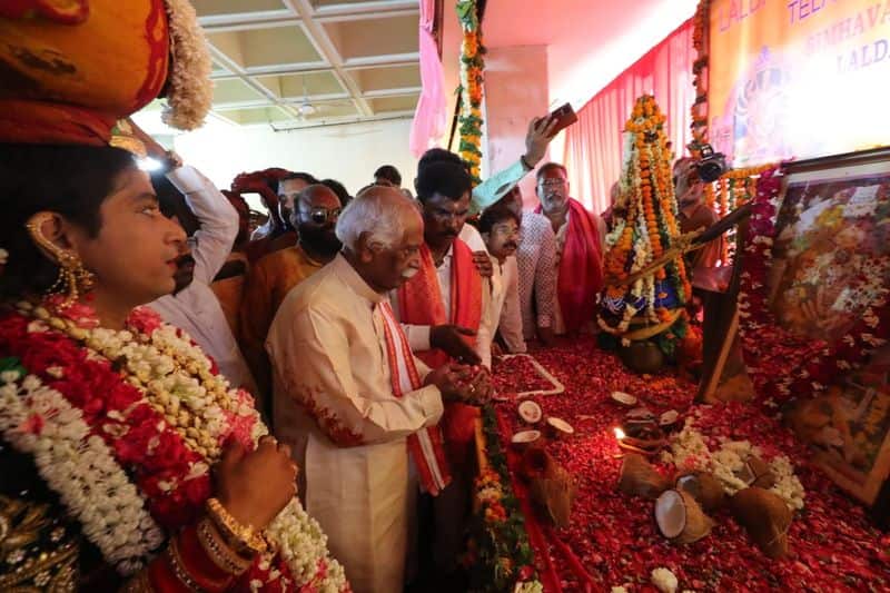 haryana governor bandaru dattatreya attended laldarwaja mahankali bonalu celebrations in delhi at telangana bhavan kms
