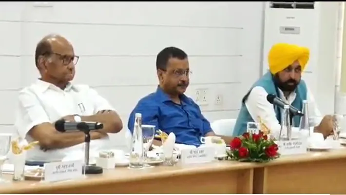 Netizens Slam Delhi CM Arvind Kejriwal Banglore Tour lns Netizens Slam Delhi CM Arvind Kejriwal Banglore Tour lns