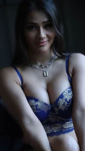 Namrata Malla HOT Photos: Bhojpuri actress flaunts cleavage in