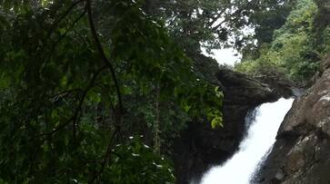 Tourists Got Stuck At Muthyam Dhara Waterfalls At Mulugu KRJ Tourists Got Stuck At Muthyam Dhara Waterfalls At Mulugu KRJ