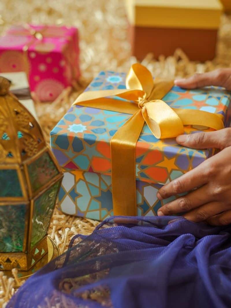 7 Eid Gift Ideas That Will Delight Your Family - Ramadany | Eid gifts, Eid  greetings, Eid greeting cards