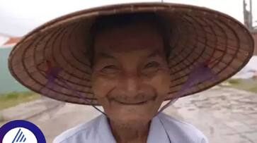 An 80-year-old man who hasn't slept for 60 years.. Even doctors don't know why.. An 80-year-old man who hasn't slept for 60 years.. Even doctors don't know why..