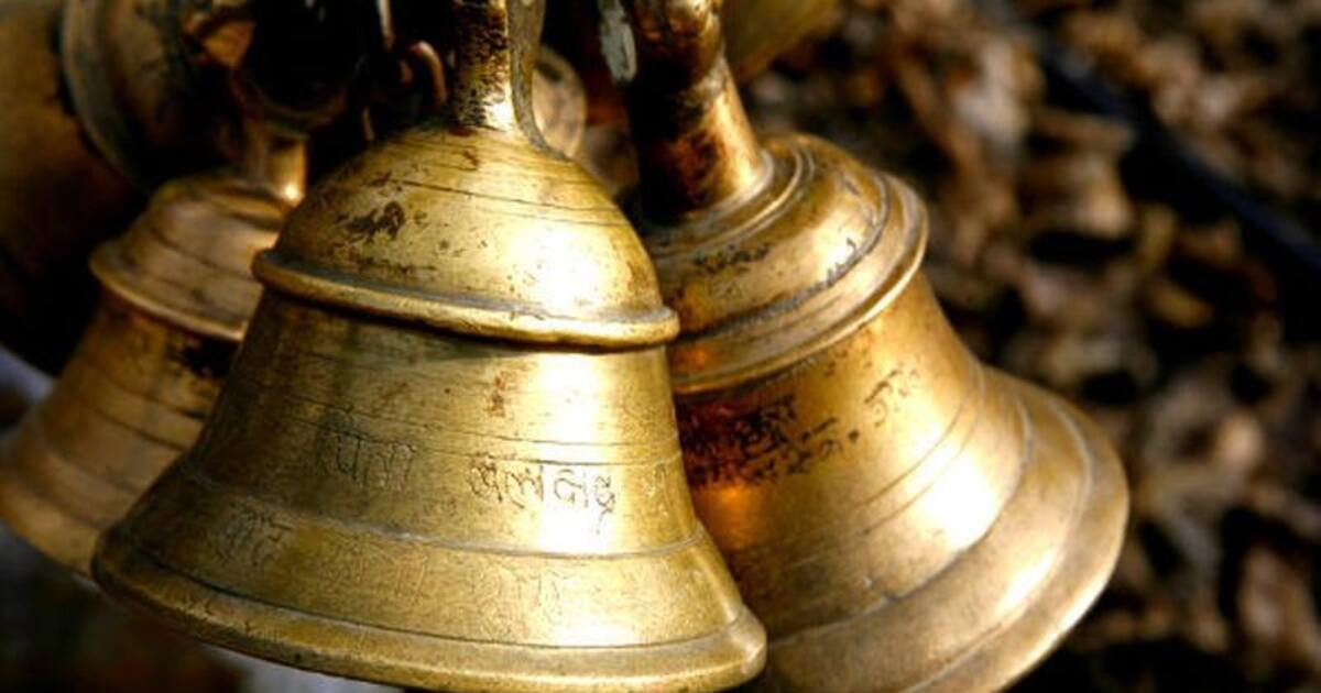 ‘மரியாதைக்குரிய மாமா’: முன்னாள் ரவுடியை புகழ்ந்த பாஜக எம்.எல்.ஏ. - உ.பி., கோயிலுக்கு 101 கிலோ மணி காணிக்கை!