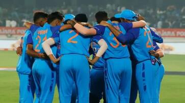 dont pick Shami against Pakistan. He is a dangerous bowler says Aamer Sohail Mohammed Shami Shubman Gill Rohit Sharma gkc dont pick Shami against Pakistan. He is a dangerous bowler says Aamer Sohail Mohammed Shami Shubman Gill Rohit Sharma gkc