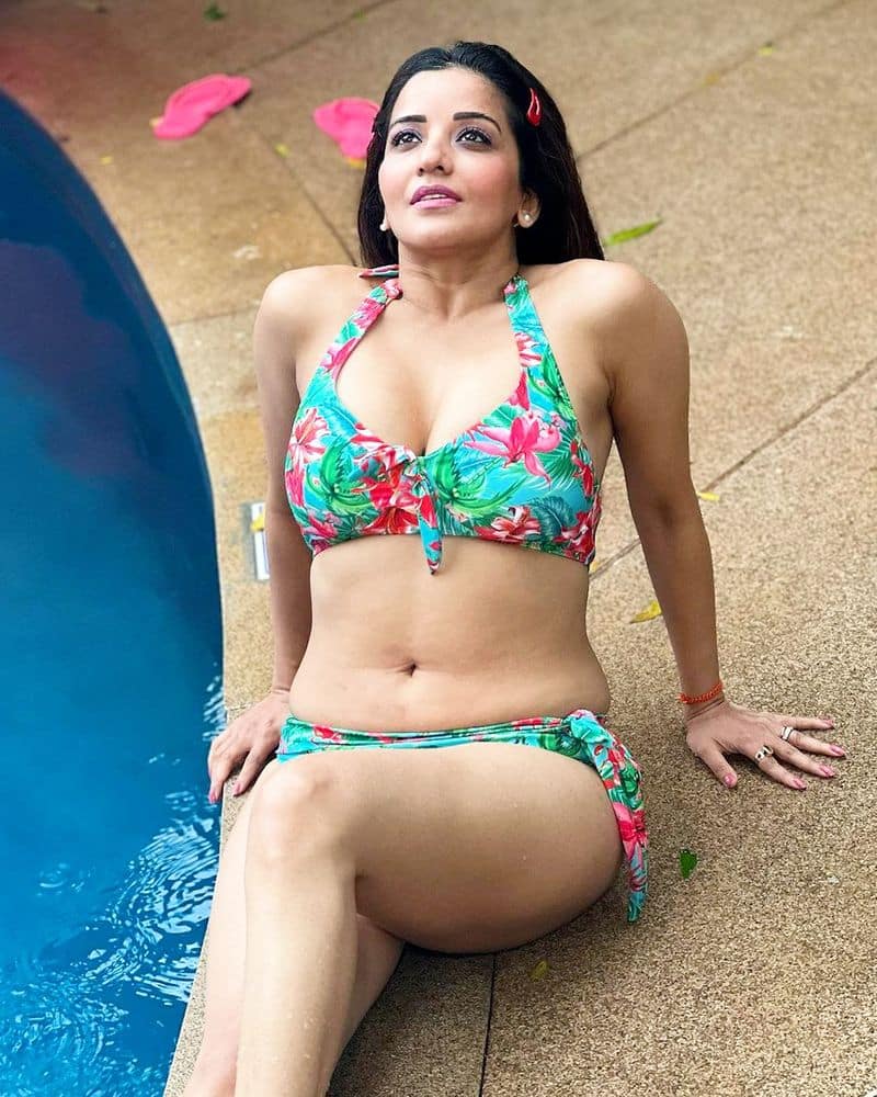 Monalisa SEXY photos: Bhojpuri actress flaunts her HOT body in bikini; take  a look