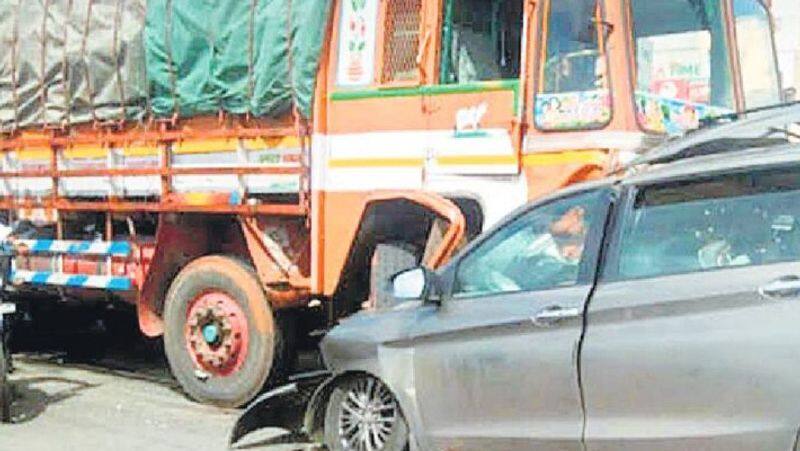 car truck collision.. Six killed in Srikalahasti