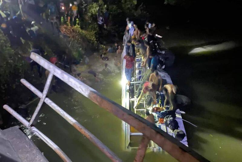 Bus plunges into river at Manampitiya - 10 killed, 40 injured