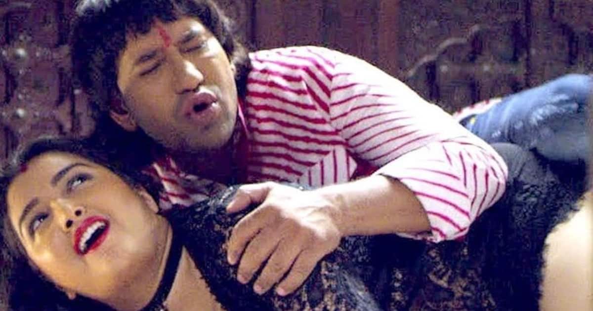 Amrapali Dubey Sexy Video Bhojpuri Actress Nirahuas Bold Bedroom Romance Goes Viral Watch
