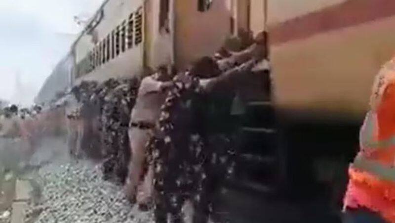 Heres The Truth Behind the Video Of Army soldiers And Railway Staff Pushing A Train
