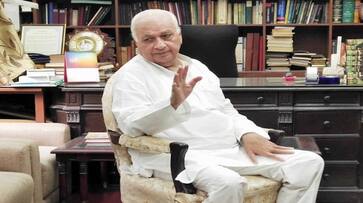 The Kerala government has filed an application against Governor Arif Mohammad Khan in Supreme Court, saying that he is delay policy by not giving his assent to 8 bills akb The Kerala government has filed an application against Governor Arif Mohammad Khan in Supreme Court, saying that he is delay policy by not giving his assent to 8 bills akb