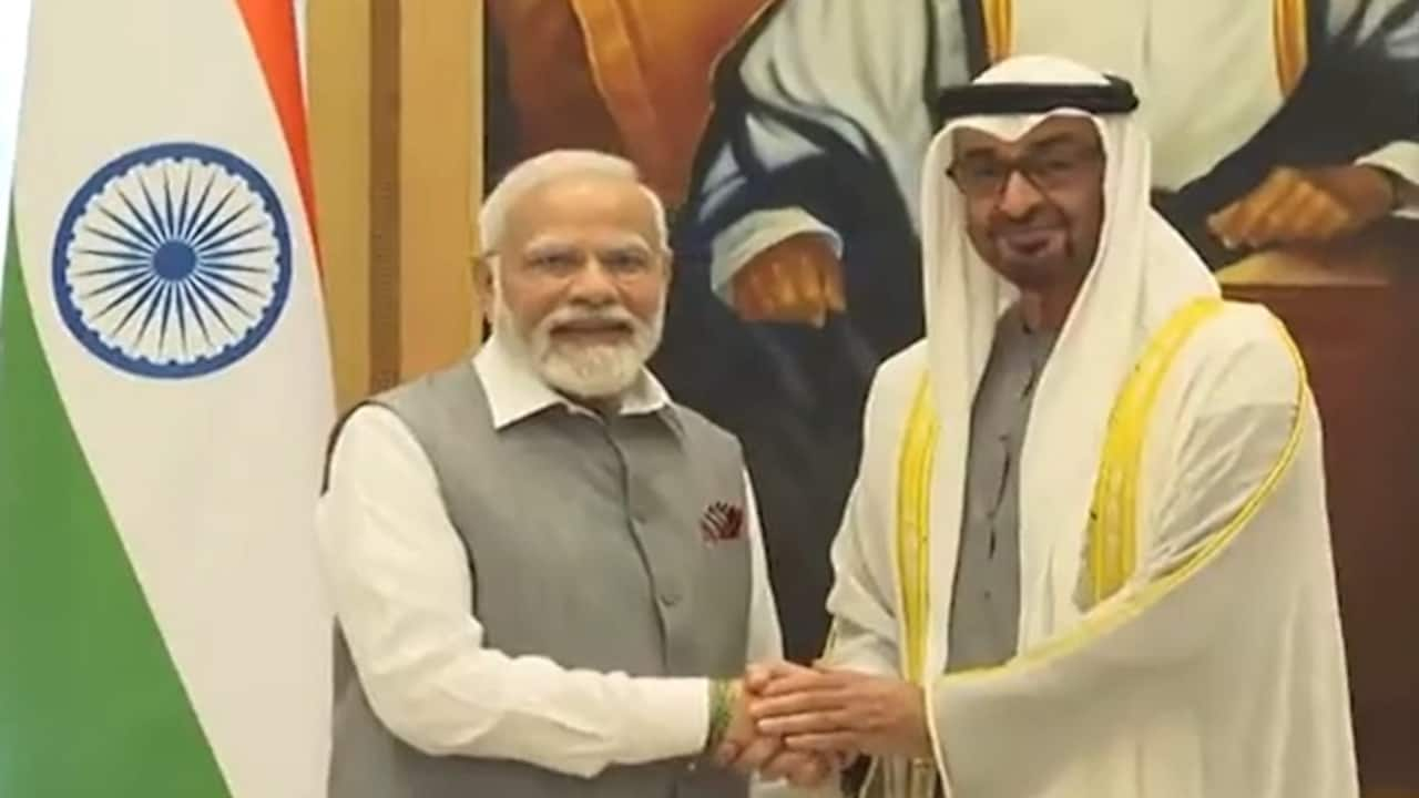 फ्रांस के बाद भारतीय PM नरेंद्र मोदी पहुंचे UAE, तिरंगे के रंग में रंगा बुर्ज खलीफा…-Indian PM Narendra Modi reached UAE after France, Burj Khalifa painted in tricolor…