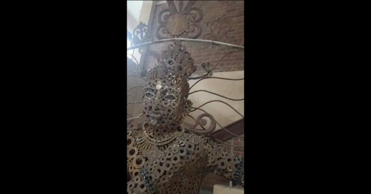 புதுவையில் நடராஜர் சிலை மீது நின்றுகொண்டு படமெடுத்து ஆடிய நல்ல பாம்பு