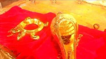 Infosys chairman Narayana Murthy, Sudha Murty Donate Gold Conch, Tortoise Idol To Tirupati Temple ksp Infosys chairman Narayana Murthy, Sudha Murty Donate Gold Conch, Tortoise Idol To Tirupati Temple ksp