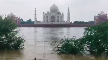 Yamuna Water Level Crosses Danger again; flood in Taj Mahal Yamuna Water Level Crosses Danger again; flood in Taj Mahal