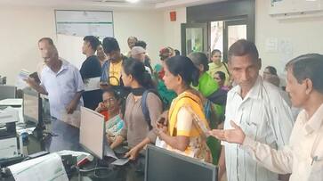 People Faces Problems For Aadhaar Card Enrollment Update at Bhatkal in Uttara Kannada grg People Faces Problems For Aadhaar Card Enrollment Update at Bhatkal in Uttara Kannada grg