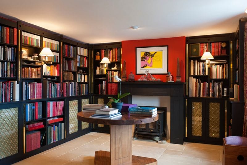 Here are 7 easy steps to keep your bookshelves clean and tidy