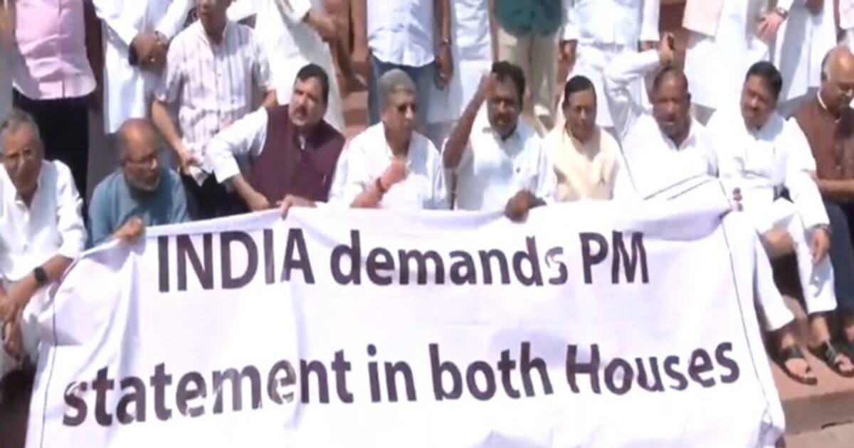 நாடாளுமன்ற வளாகத்தில் இந்தியா, பாஜக கூட்டணி போராட்டம்: இரு அவைகளிலும் ஒத்தி வைப்பு நோட்டீஸ்!